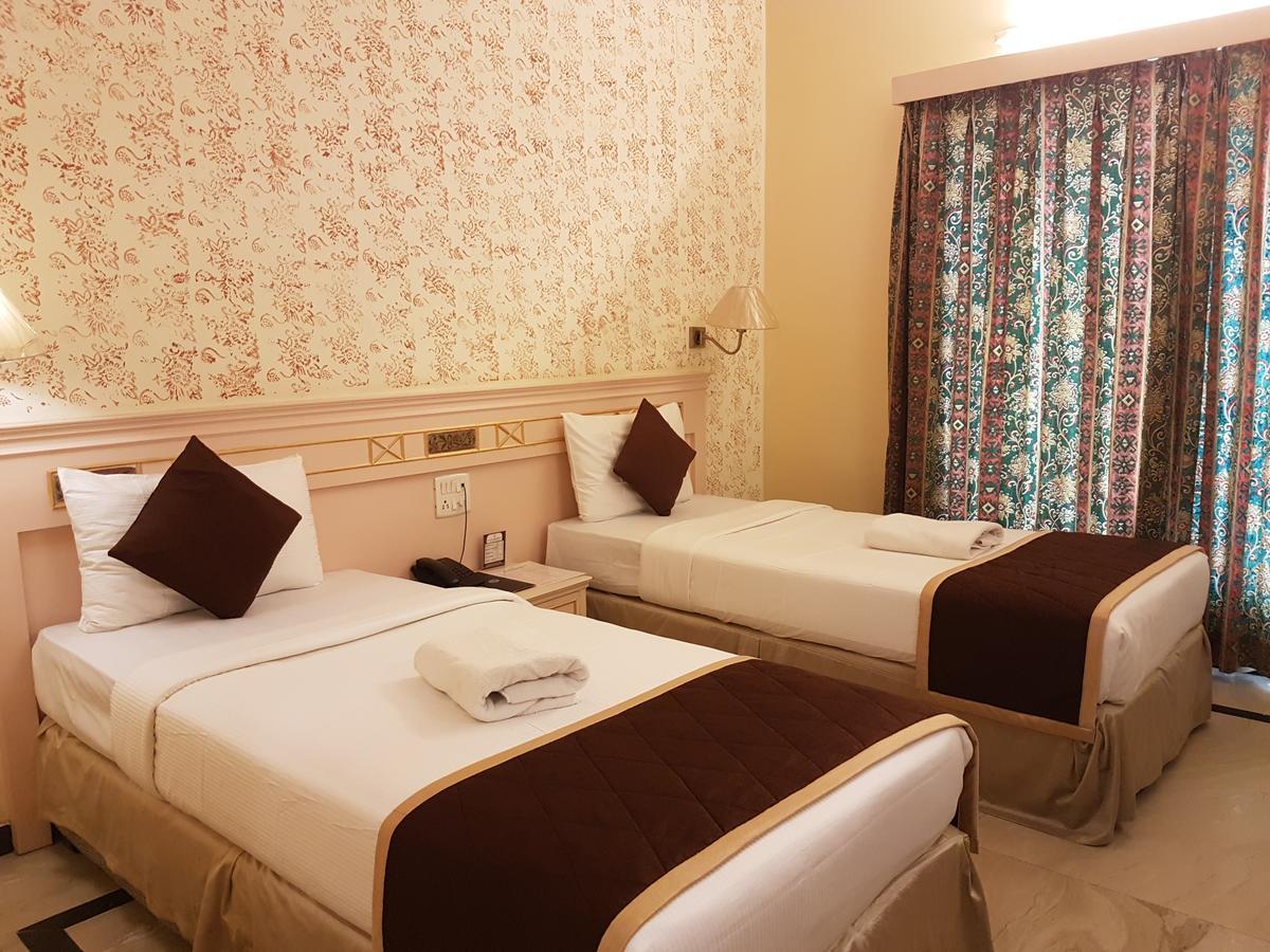 Glm Meridian Chennai Exterior foto