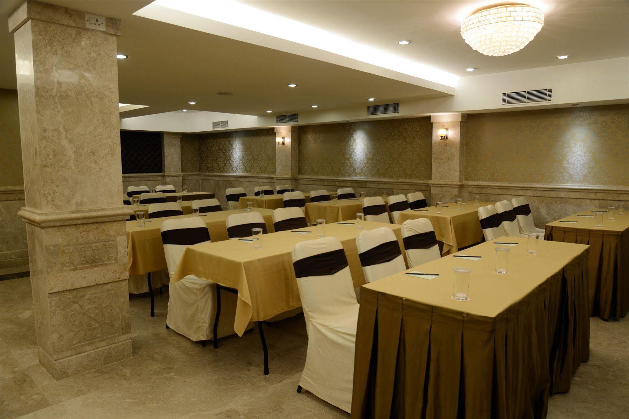 Glm Meridian Chennai Exterior foto