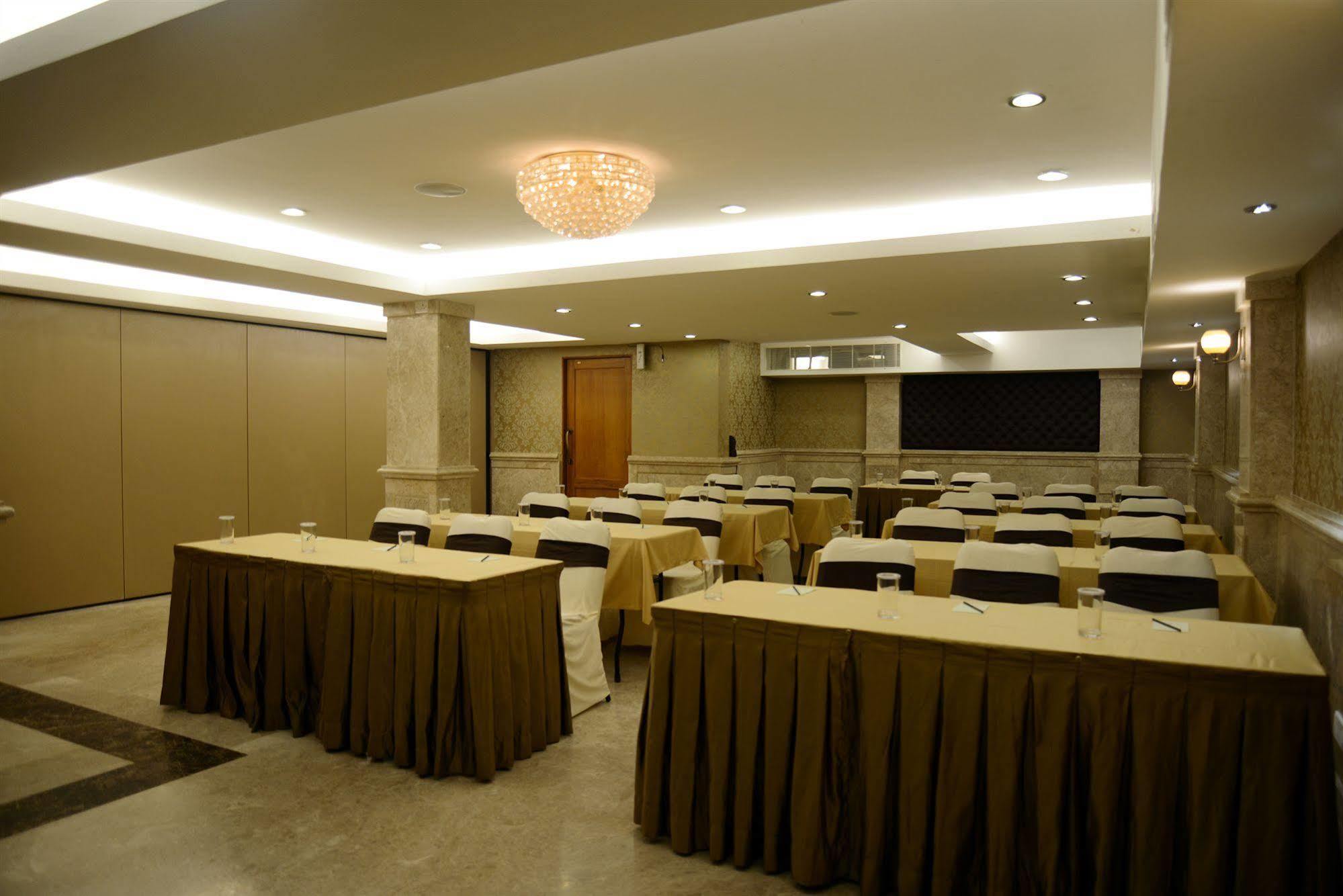 Glm Meridian Chennai Exterior foto